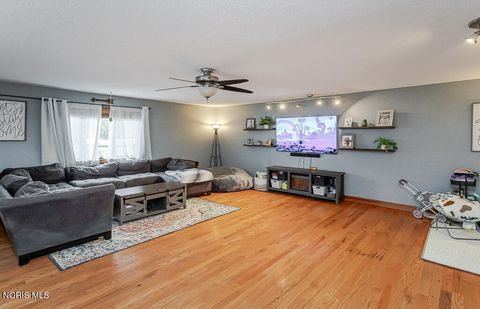 Tiny photo for 337 Crestway Drive, Oregon, OH 43616 (MLS # 10006533)