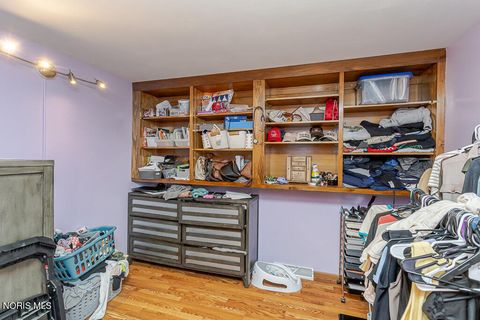 Tiny photo for 337 Crestway Drive, Oregon, OH 43616 (MLS # 10006533)