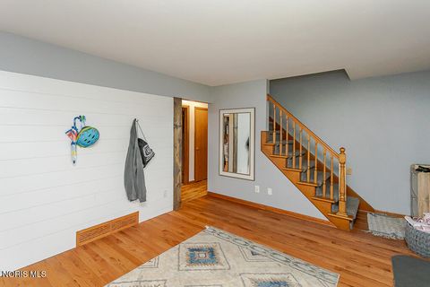 Tiny photo for 337 Crestway Drive, Oregon, OH 43616 (MLS # 10006533)