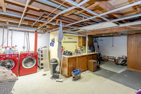 Tiny photo for 337 Crestway Drive, Oregon, OH 43616 (MLS # 10006533)