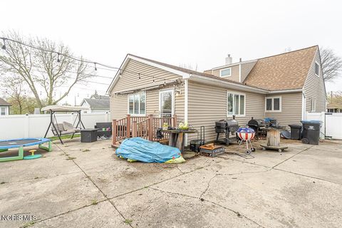 Tiny photo for 337 Crestway Drive, Oregon, OH 43616 (MLS # 10006533)