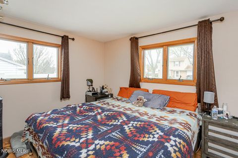 Tiny photo for 337 Crestway Drive, Oregon, OH 43616 (MLS # 10006533)