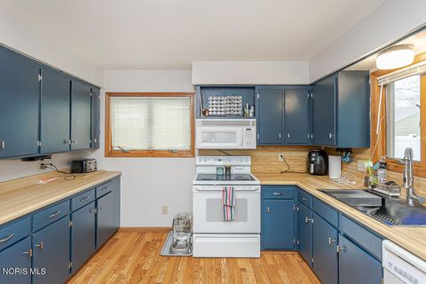 Tiny photo for 337 Crestway Drive, Oregon, OH 43616 (MLS # 10006533)