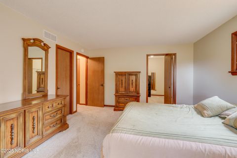 Tiny photo for 2732 Ralphwood Drive, Toledo, OH 43613 (MLS # 10000683)