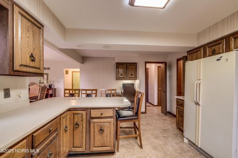 Tiny photo for 2732 Ralphwood Drive, Toledo, OH 43613 (MLS # 10000683)