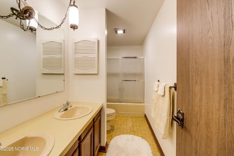 Tiny photo for 2732 Ralphwood Drive, Toledo, OH 43613 (MLS # 10000683)