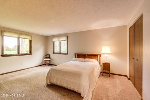 Tiny photo for 2732 Ralphwood Drive, Toledo, OH 43613 (MLS # 10000683)