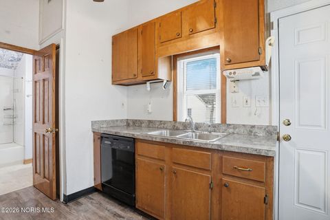 Tiny photo for 914 Sawyer Road, Toledo, OH 43615 (MLS # 10003587)