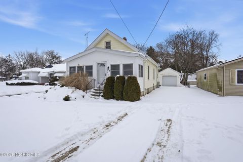 Tiny photo for 914 Sawyer Road, Toledo, OH 43615 (MLS # 10003587)