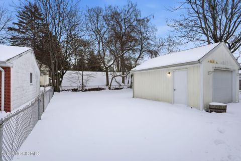Tiny photo for 914 Sawyer Road, Toledo, OH 43615 (MLS # 10003587)