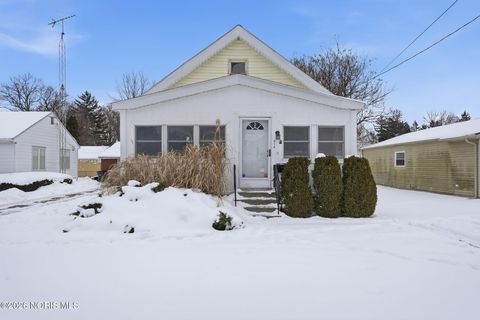 Tiny photo for 914 Sawyer Road, Toledo, OH 43615 (MLS # 10003587)