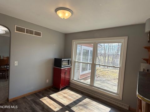 Tiny photo for 921 Lincoln Drive, Defiance, OH 43512 (MLS # 10004543)