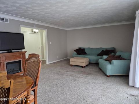 Tiny photo for 435 Park Avenue #Apt 202, Fostoria, OH 44830 (MLS # 10000565)