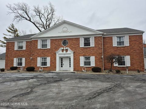 Tiny photo for 435 Park Avenue #Apt 202, Fostoria, OH 44830 (MLS # 10000565)