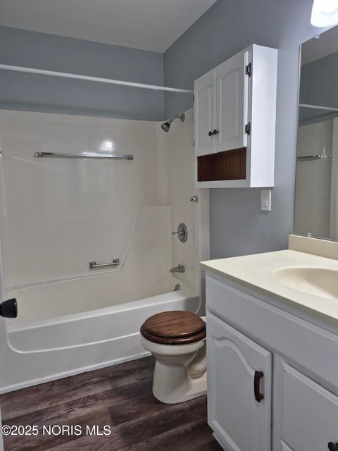 Tiny photo for 435 Park Avenue #Apt 202, Fostoria, OH 44830 (MLS # 10000565)