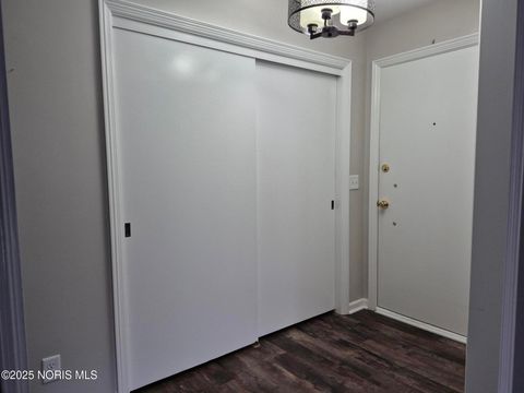 Tiny photo for 435 Park Avenue #Apt 202, Fostoria, OH 44830 (MLS # 10000565)