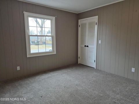 Tiny photo for 435 Park Avenue #Apt 202, Fostoria, OH 44830 (MLS # 10000565)