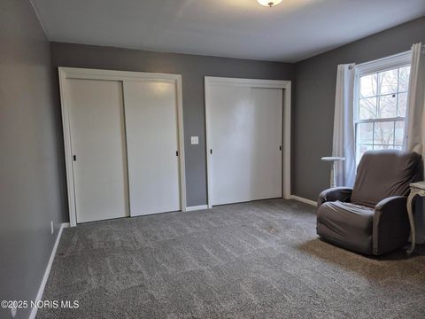 Tiny photo for 435 Park Avenue #Apt 202, Fostoria, OH 44830 (MLS # 10000565)
