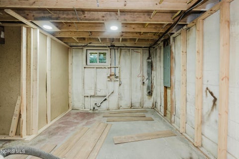 Tiny photo for 922 W Main Cross Street, Findlay, OH 45840 (MLS # 10013720)