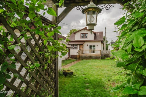 Tiny photo for 922 W Main Cross Street, Findlay, OH 45840 (MLS # 10013720)