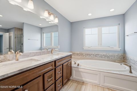 Tiny photo for 9599 Newbury Lane, Whitehouse, OH 43571 (MLS # 10001764)