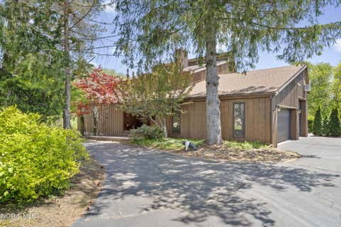 Tiny photo for 7715 Little Road, Sylvania, OH 43560 (MLS # 10007560)