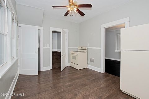 Tiny photo for 235 Bronson Avenue, Toledo, OH 43608 (MLS # 10001851)