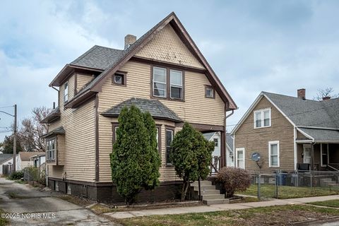 Tiny photo for 235 Bronson Avenue, Toledo, OH 43608 (MLS # 10001851)