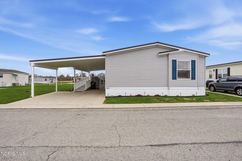 Photo of 1473 Inglewood Avenue, Findlay, OH 45840 (MLS # 10005748)