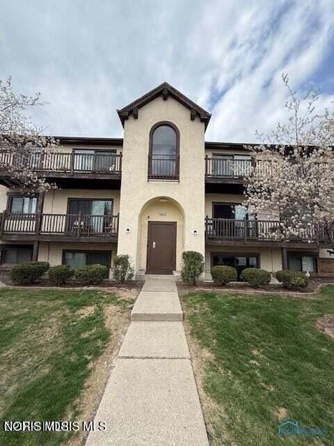 Photo of 1662 Brownstone Boulevard #312, Toledo, OH 43614 (MLS # 10005688)