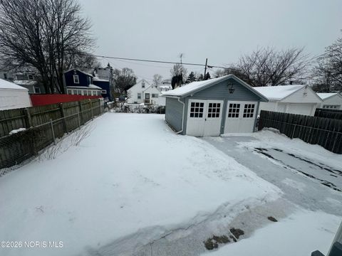 Tiny photo for 3651 Leybourn Avenue, Toledo, OH 43612 (MLS # 10003673)