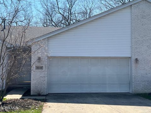 Photo of 5512 Cameron Cove Court # 18, Toledo, OH 43623 (MLS # 10006120)