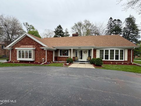 Photo of 4837 Springbrook Drive, Toledo, OH 43615 (MLS # 10006666)