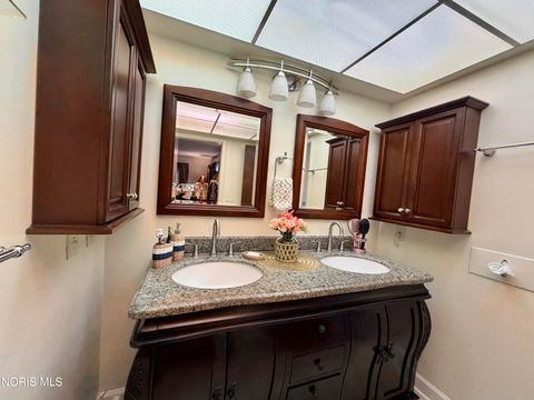 Tiny photo for 4837 Springbrook Drive, Toledo, OH 43615 (MLS # 10006666)