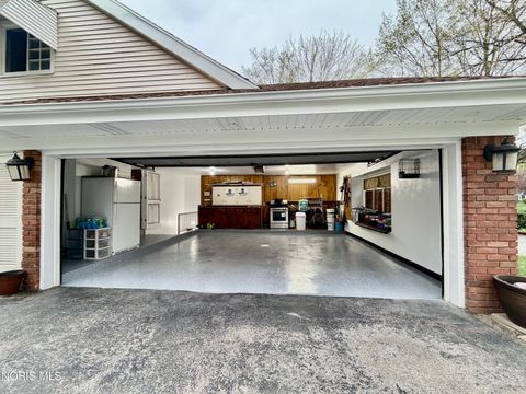 Tiny photo for 4837 Springbrook Drive, Toledo, OH 43615 (MLS # 10006666)