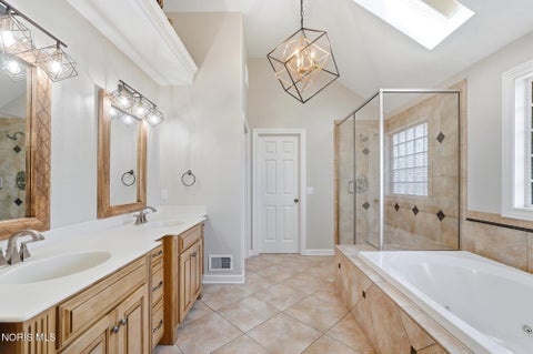 Tiny photo for 4810 Farm Creek Lane, Sylvania, OH 43560 (MLS # 10014353)