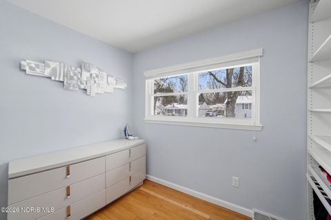 Tiny photo for 1313 Birch Avenue, Maumee, OH 43537 (MLS # 10003844)