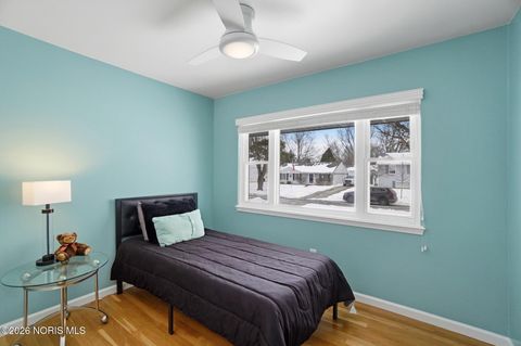 Tiny photo for 1313 Birch Avenue, Maumee, OH 43537 (MLS # 10003844)