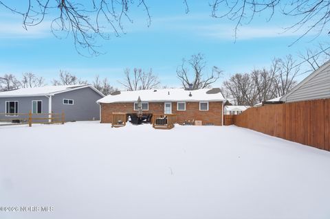 Tiny photo for 1313 Birch Avenue, Maumee, OH 43537 (MLS # 10003844)
