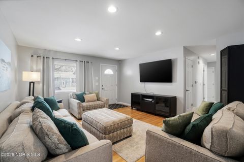 Tiny photo for 1313 Birch Avenue, Maumee, OH 43537 (MLS # 10003844)