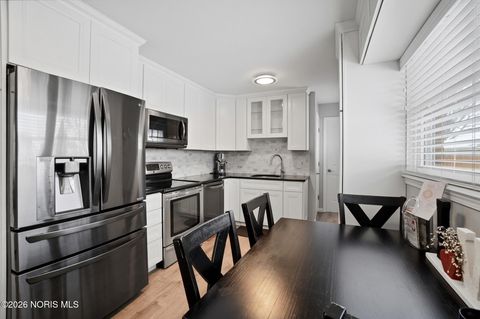 Tiny photo for 1313 Birch Avenue, Maumee, OH 43537 (MLS # 10003844)