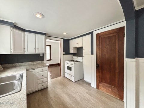 Tiny photo for 1721 Mansfield Road, Toledo, OH 43613 (MLS # 10014777)