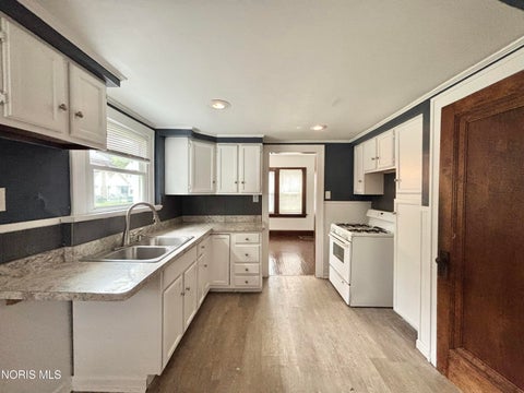 Tiny photo for 1721 Mansfield Road, Toledo, OH 43613 (MLS # 10014777)