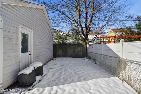 Tiny photo for 3827 Grantley Road, Toledo, OH 43613 (MLS # 10002005)