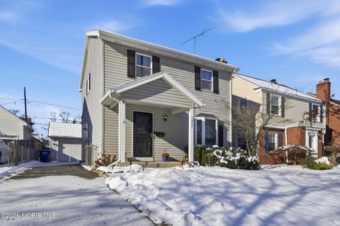 Tiny photo for 3827 Grantley Road, Toledo, OH 43613 (MLS # 10002005)