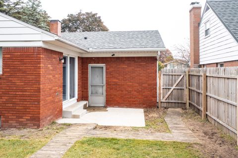 Tiny photo for 6153 Foth Drive, Toledo, OH 43613 (MLS # 10000090)