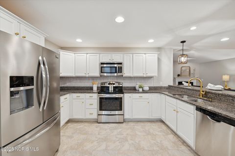 Tiny photo for 8904 N Park Lake Circle, Sylvania, OH 43560 (MLS # 10000436)