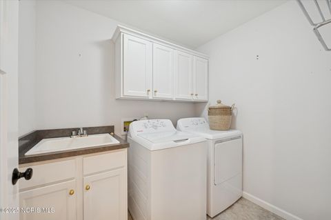 Tiny photo for 8904 N Park Lake Circle, Sylvania, OH 43560 (MLS # 10000436)