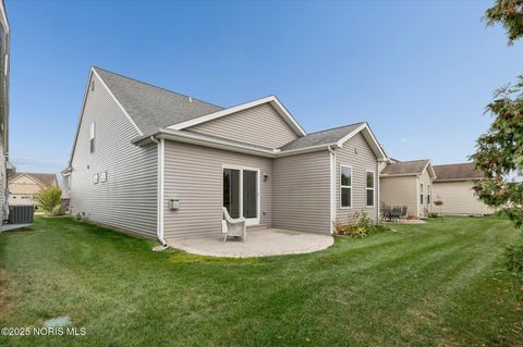 Tiny photo for 8904 N Park Lake Circle, Sylvania, OH 43560 (MLS # 10000436)