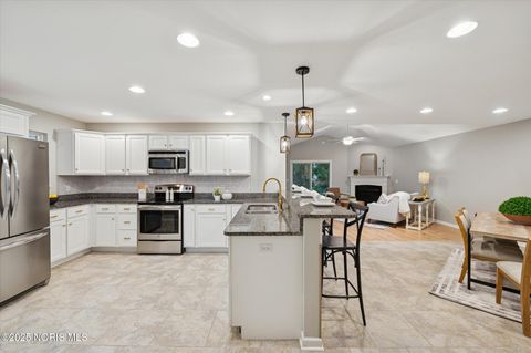 Tiny photo for 8904 N Park Lake Circle, Sylvania, OH 43560 (MLS # 10000436)